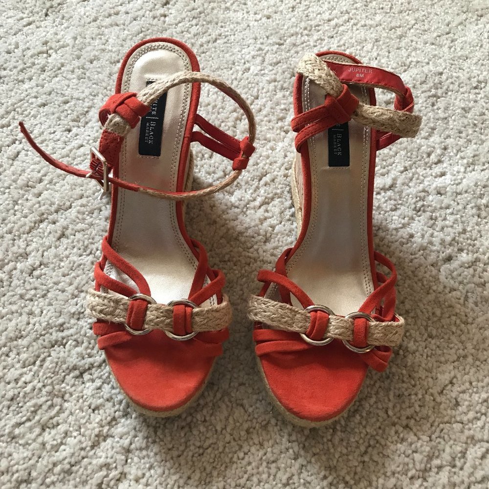 NWT White House Black Market Orange Sandals Size 8